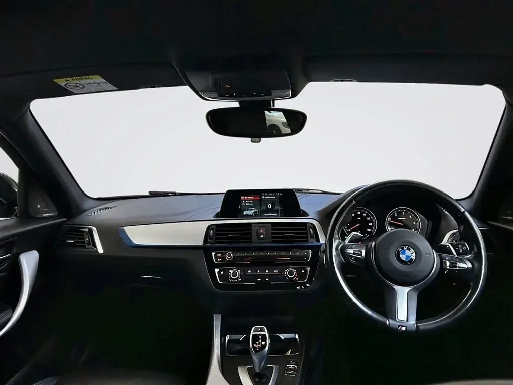 Begagnad BMW 120 Efficient Dynamics 190 HK (139 kW) 2019 Svart Halvkombi