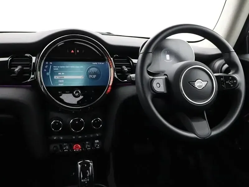 Used Mini Cooper Classic 134 HP (98 kW) 2023 Silver Hatchback
