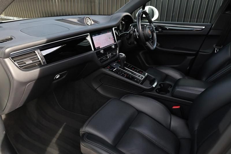 Used Porsche Macan S 375 HP (275 kW) 2021 White SUV