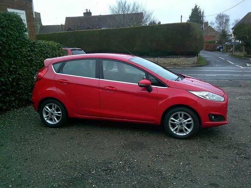 Used Ford Fiesta 2016 Red Hatchback