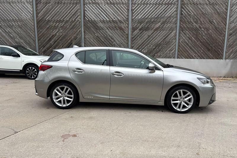 Used Lexus CT200h 2018 Silver Hatchback