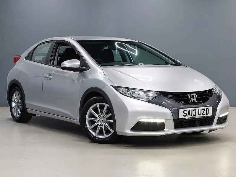 Used Honda Civic SE 100 HP (73 kW) 2013 Silver Hatchback