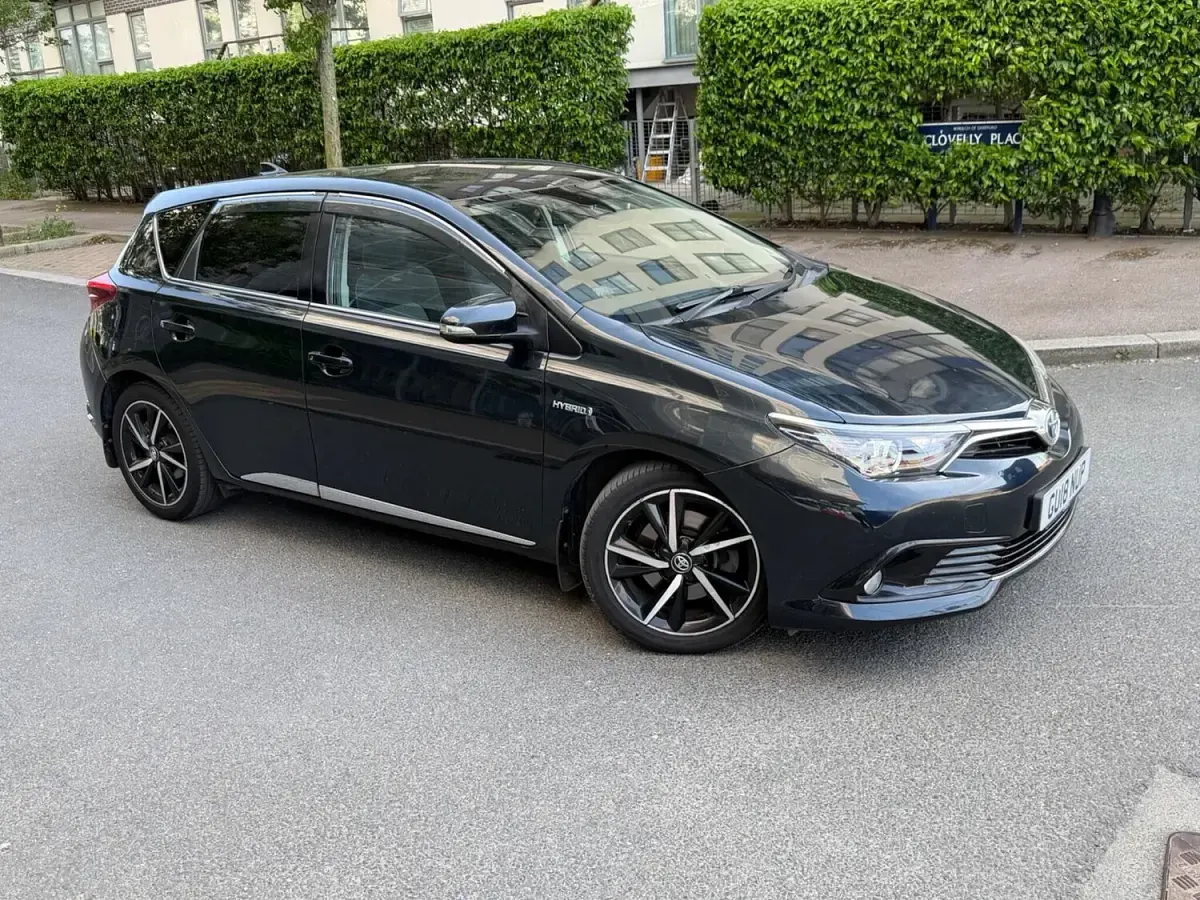 Used Toyota Auris Hybrid Design 2018 Grey Hatchback