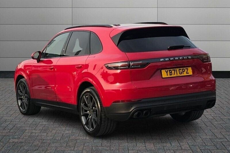Used Porsche Cayenne 336 HP (247 kW) 2021 Red SUV