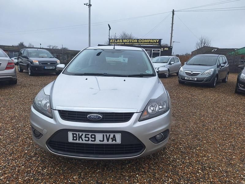 Usado Ford Focus Zetec 2009 Prateado Citadino