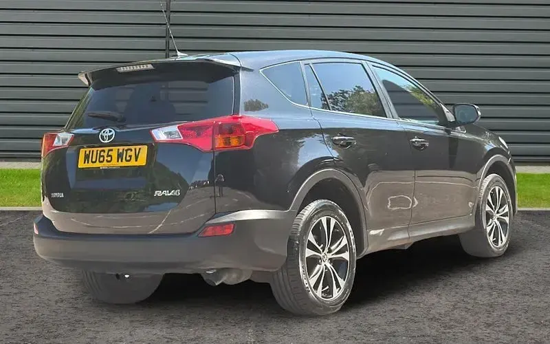 Used Toyota RAV4 124 HP (91 kW) 2015 Black SUV