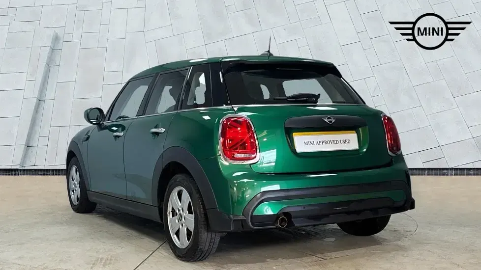 Used Mini ONE Classic 101 HP (74 kW) 2022 Green Hatchback