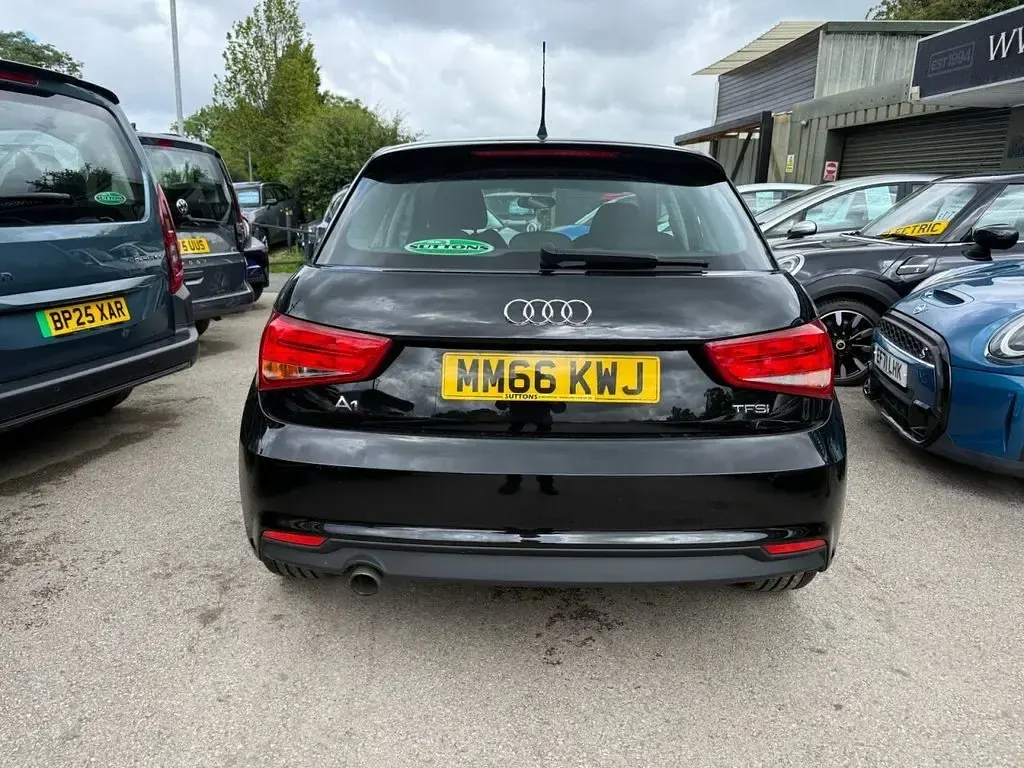 Used Audi A1 Sportback Sport 95 HP (69 kW) 2016 Black Hatchback