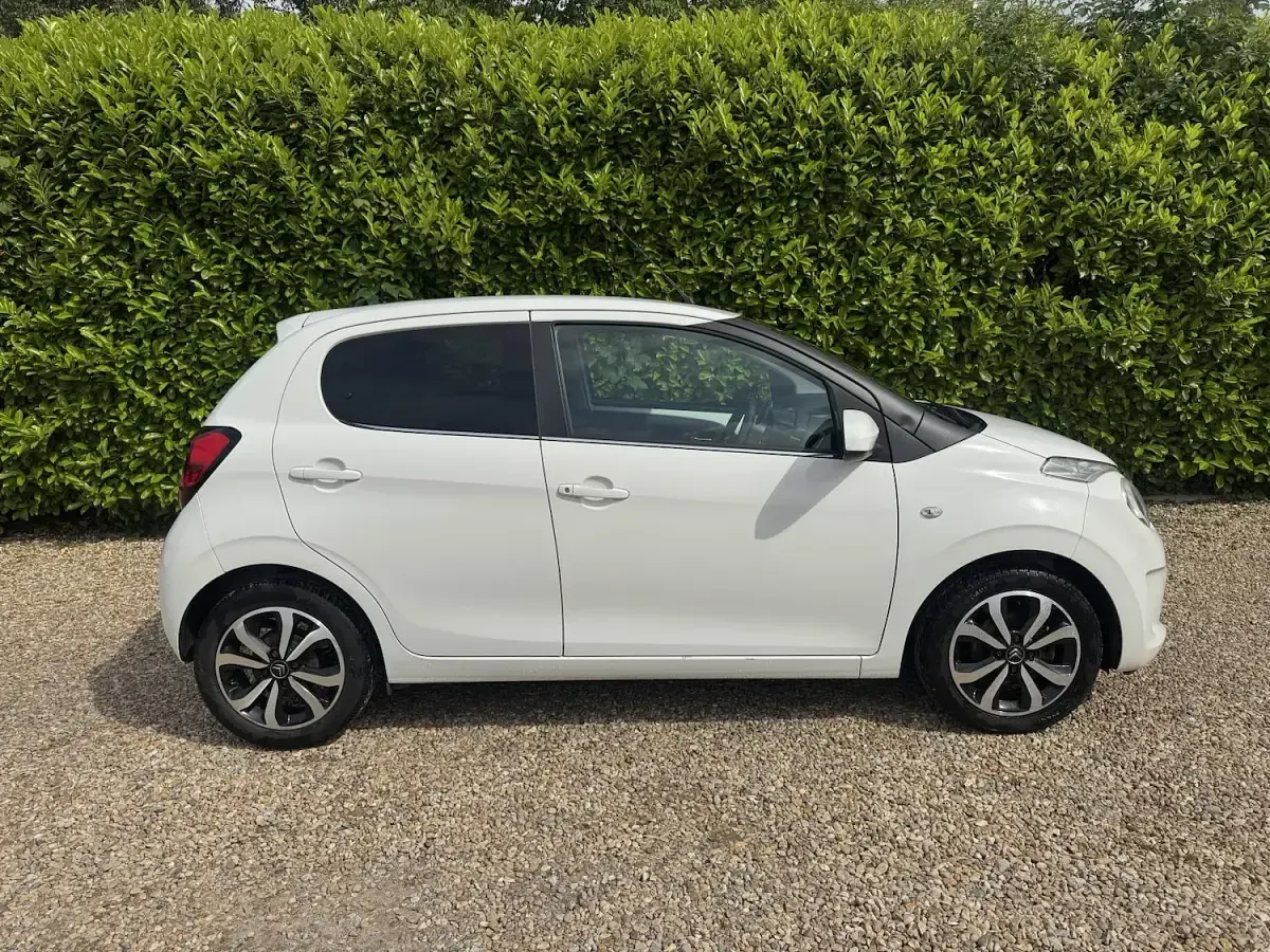 Used Citroën C1 Flair 68 HP (50 kW) 2016 White Hatchback