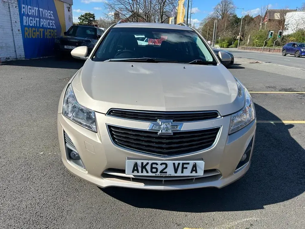 Used Chevrolet Cruze LTZ 130 HP (95 kW) 2012 Beige Estate