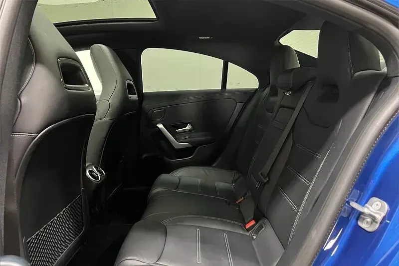 Gebraucht Mercedes CLA220 AMG Line Premium Plus 190 PS (139 kW) 2024 Blau Limousine