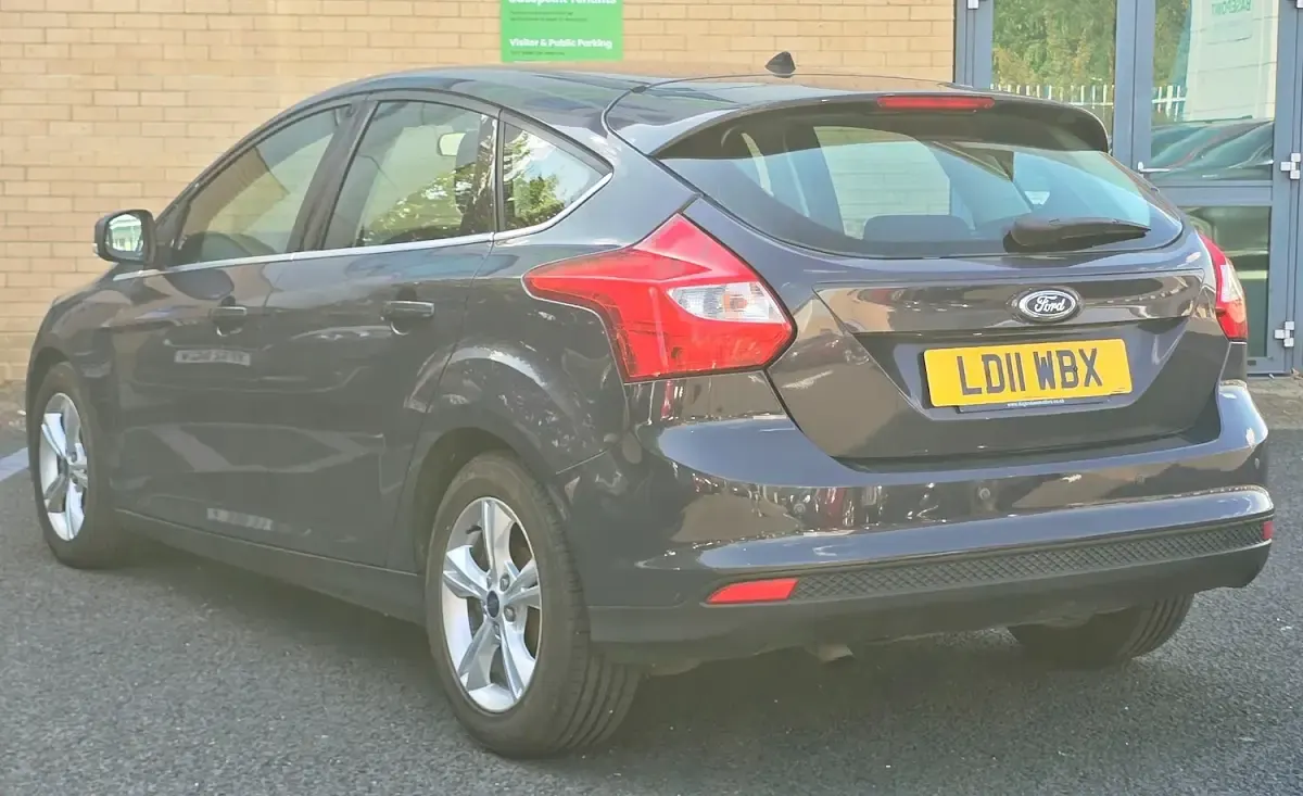 Used Ford Focus Zetec 115 HP (84 kW) 2011 Grey Hatchback