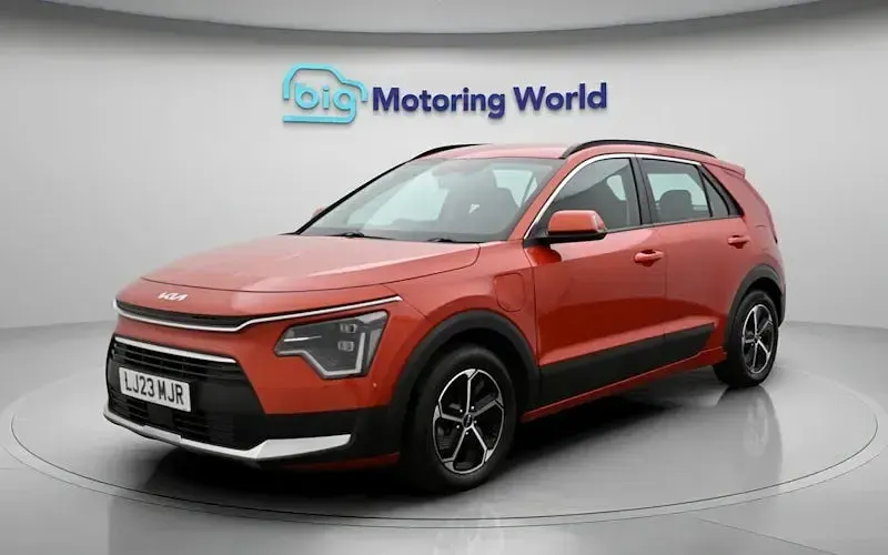 Used Kia Niro 182 HP (133 kW) 2023 Orange SUV