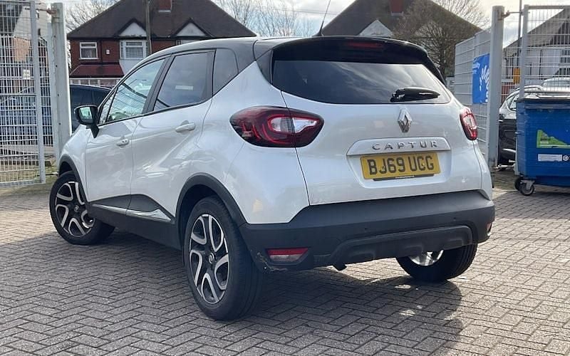 Used Renault Captur Iconic 90 HP (66 kW) 2019 SUV
