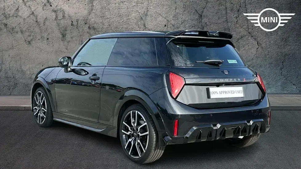 Used Mini Cooper S Hatch 201 HP (147 kW) 2024 Black Hatchback