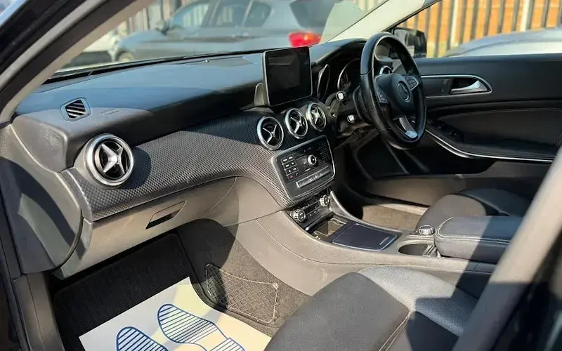 Used Mercedes A180 122 HP (89 kW) 2016 Black Hatchback