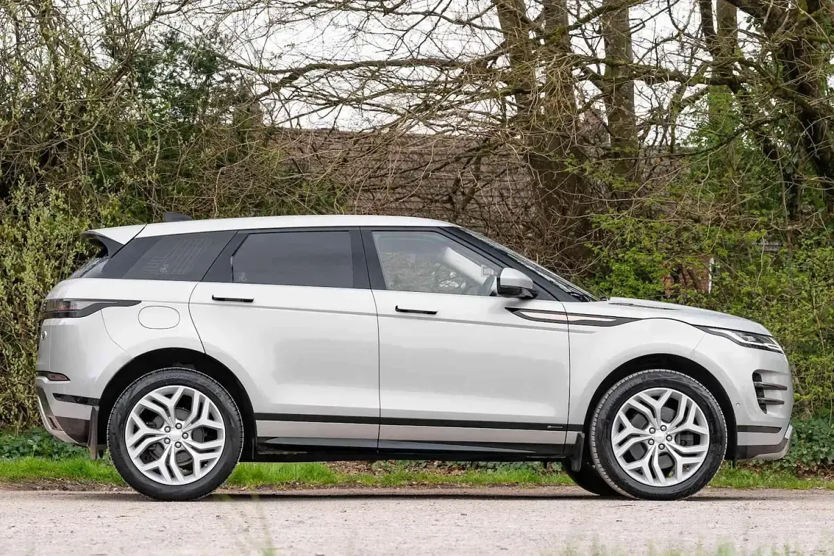Used Land Rover Range Rover evoque SE Dynamic 180 HP (132 kW) 2020 Silver SUV