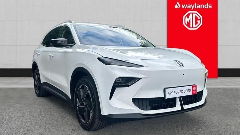 White Used 2025 MG MG5 EV Trophy Estate | £22,841 - Image 1/4