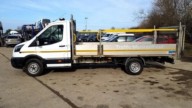 Used Ford Transit 130 HP (95 kW) 2022 White Cabriolet
