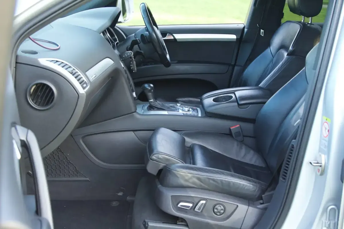 Usado Audi Q7 S-line plus 340 HP (250 kW) 2012 Prateado SUV