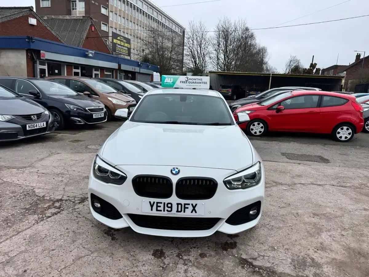 Used BMW 118 Efficient Dynamics 2019 White Hatchback