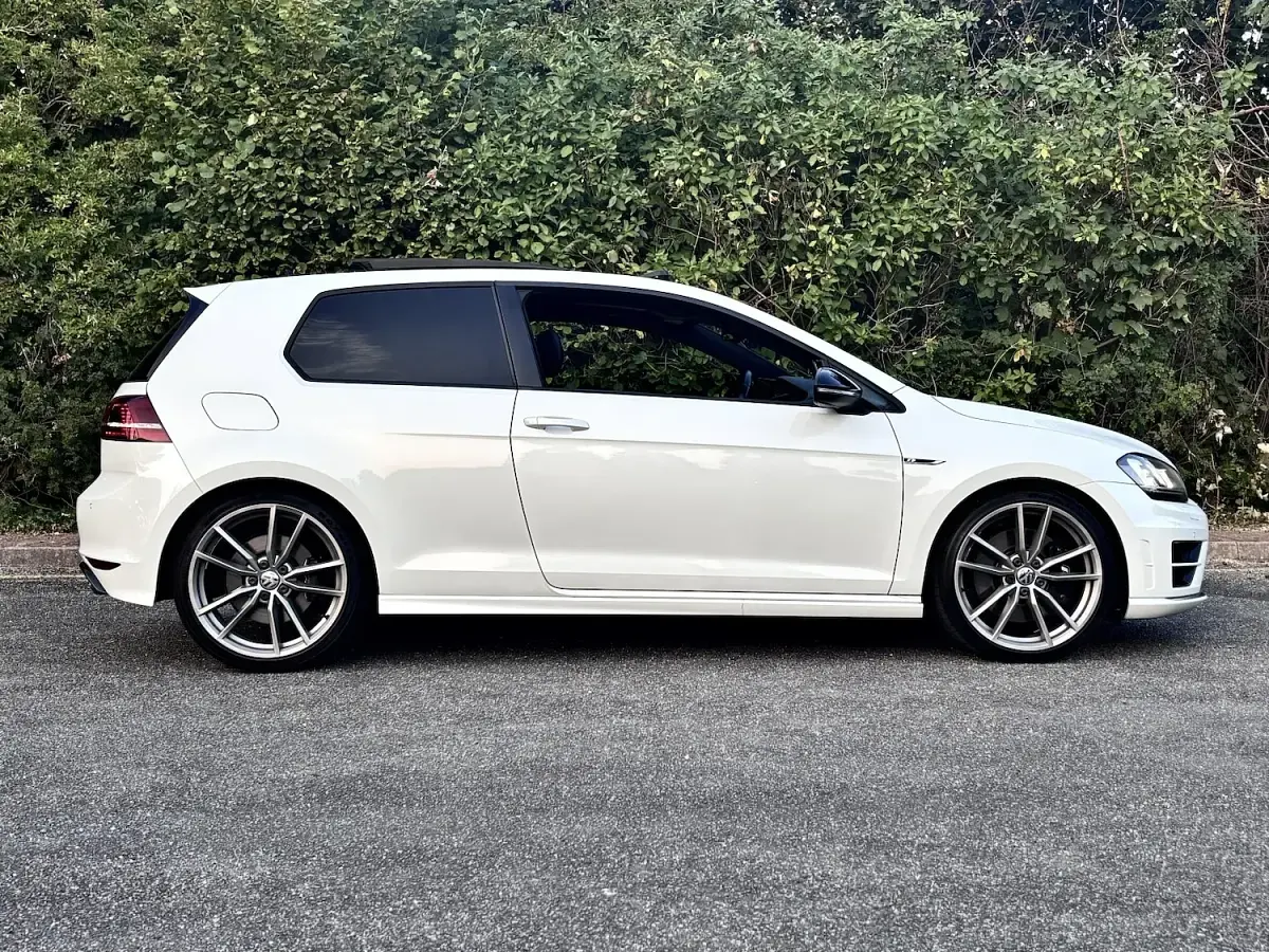 Used VW Golf VII R 2016 White Hatchback