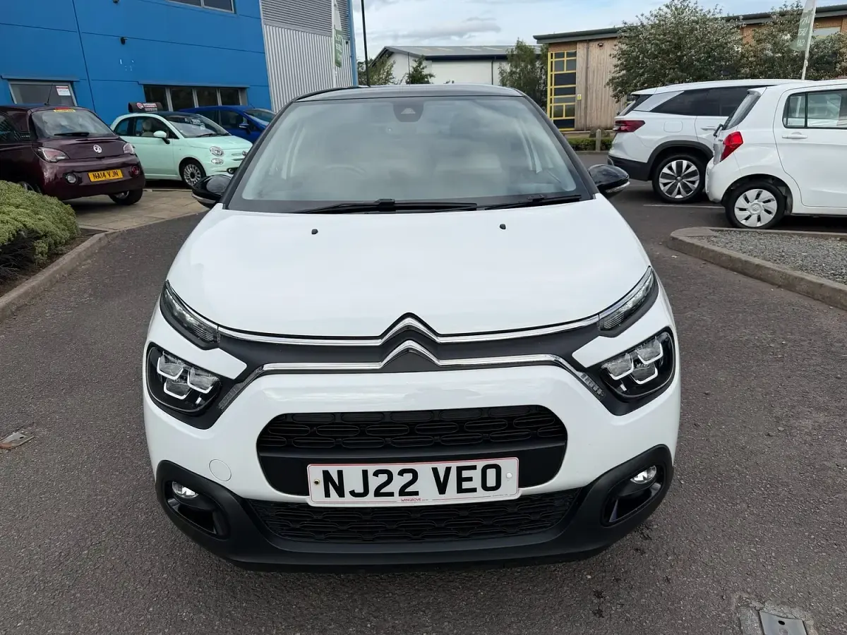 Used Citroën C3 PureTech 110 HP (80 kW) 2022 White Hatchback