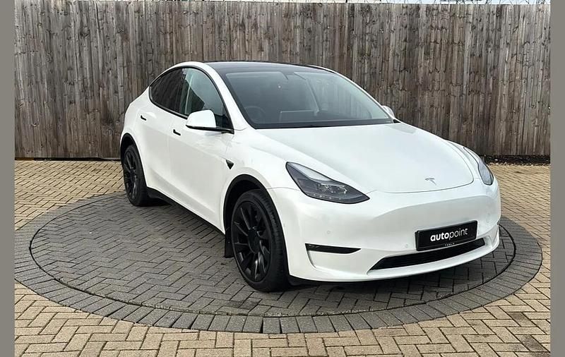 White Used 2022 Tesla Model Y Long Range AWD SUV | £27,799 (A bit pricey) - Image 1/4