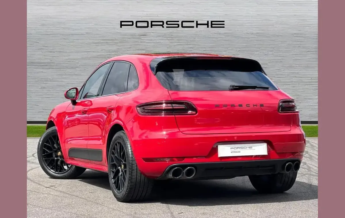 Used Porsche Macan 355 HP (261 kW) 2017 Red SUV