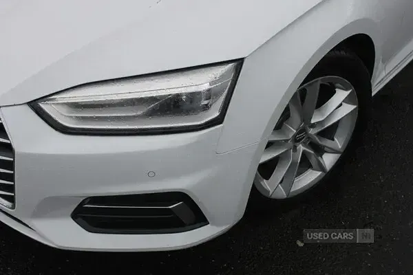 Used Audi A5 Sportback Sport 150 HP (110 kW) 2018 White Hatchback
