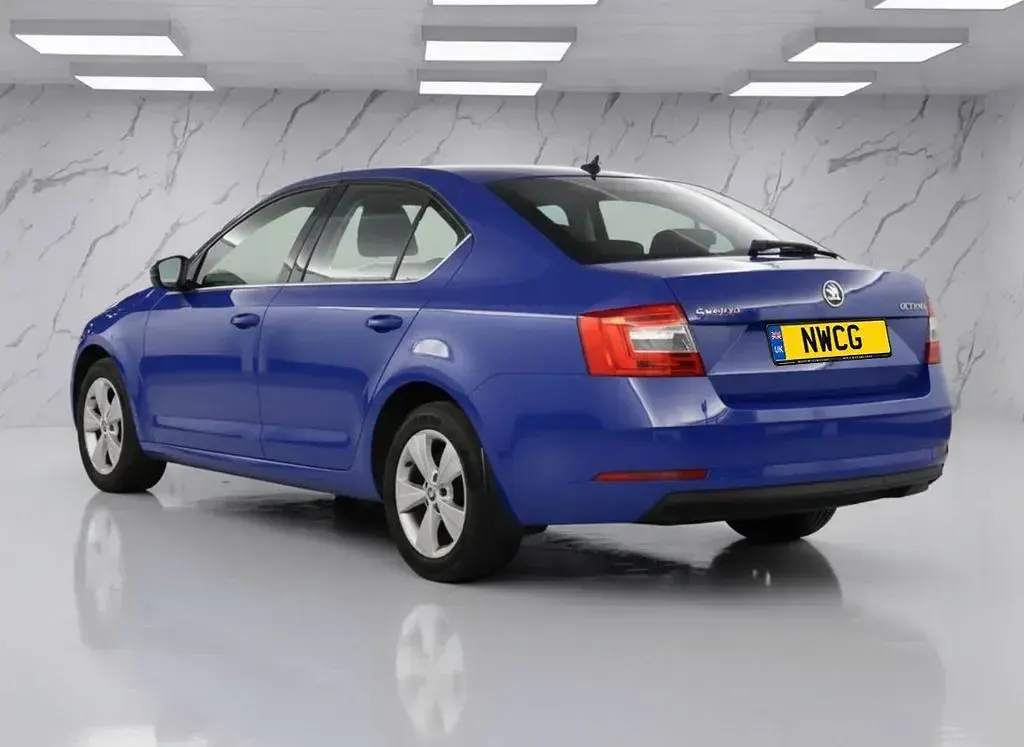 Used Skoda Octavia SE Technology 115 HP (84 kW) 2019 Blue Hatchback