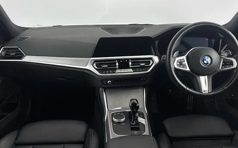 Used BMW 330e M Sport 292 HP (214 kW) 2021 White Estate