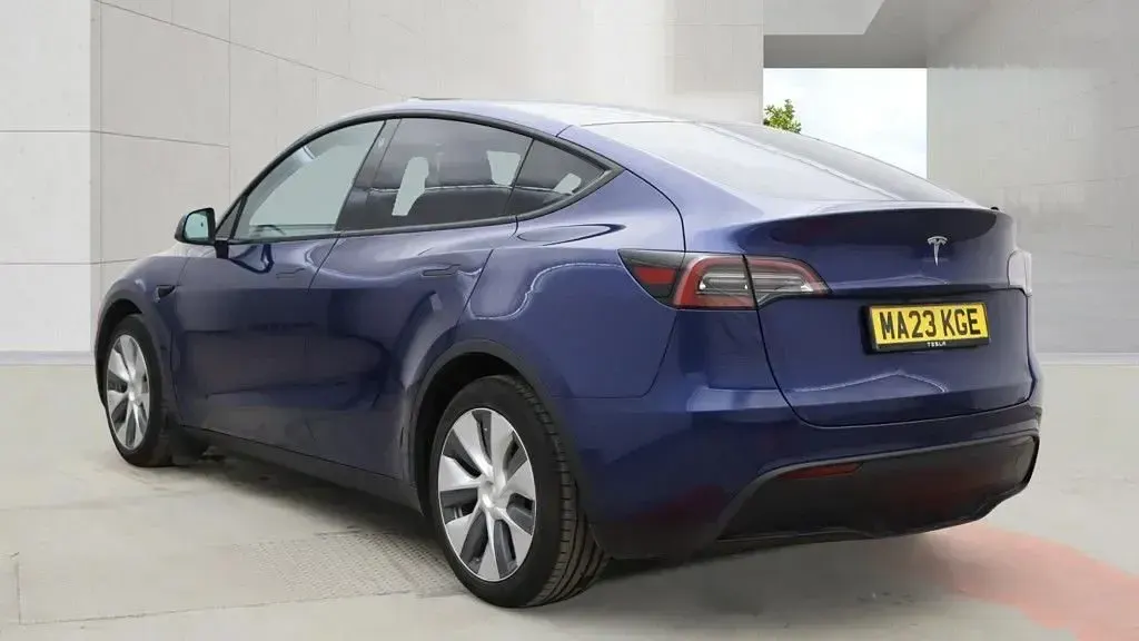 Used Tesla Model Y RWD 254 kW (346 HP) 2023 Blue SUV