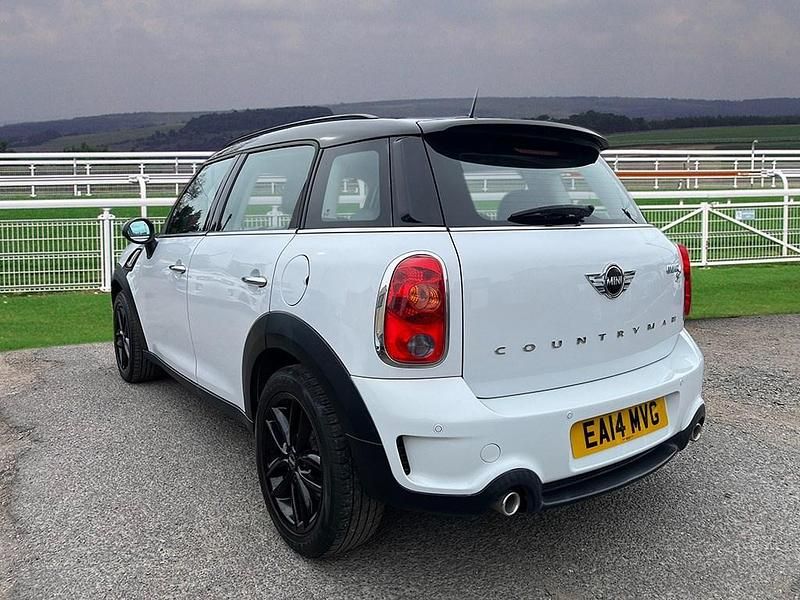 Used Mini Cooper S 2014 White Hatchback