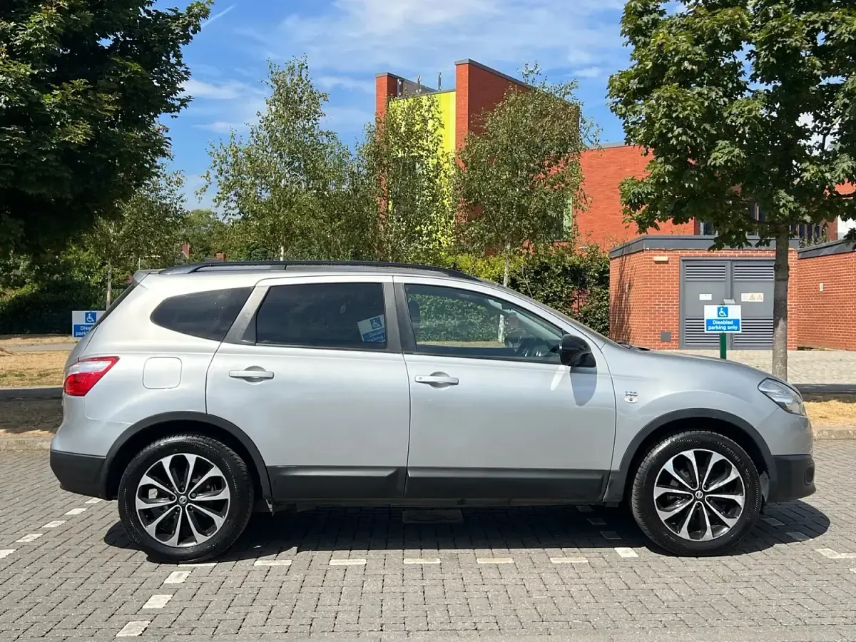 Used Nissan Qashqai +2 360º 110 HP (80 kW) 2013 Silver SUV