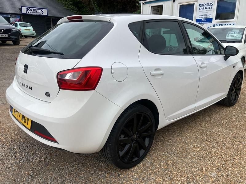 Begagnad Seat Ibiza FR 150 HK (110 kW) 2017 Vit Halvkombi