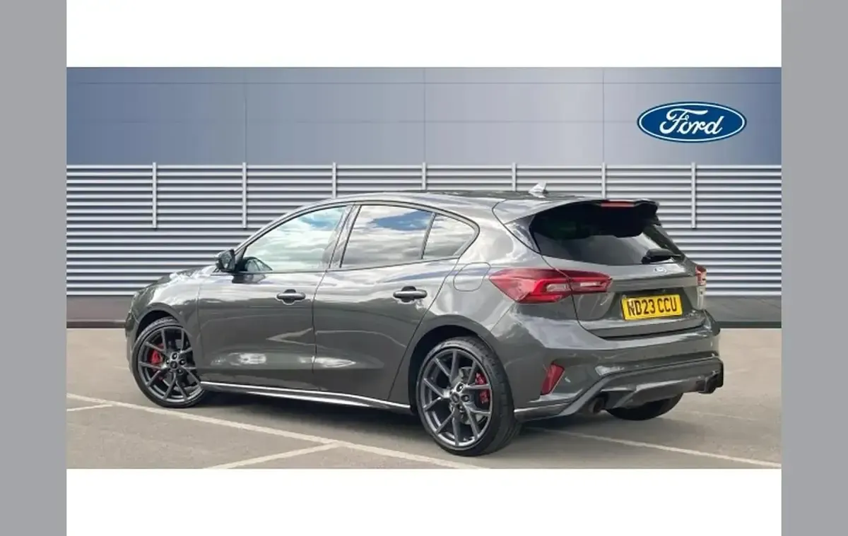 Used Ford Focus ST 276 HP (202 kW) 2023 Grey Hatchback