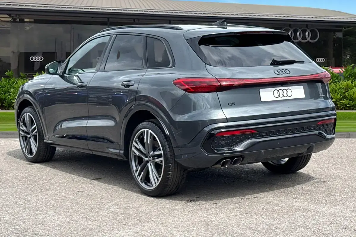 New Audi Q5 Black Edition 204 HP (150 kW) 2026 Grey SUV