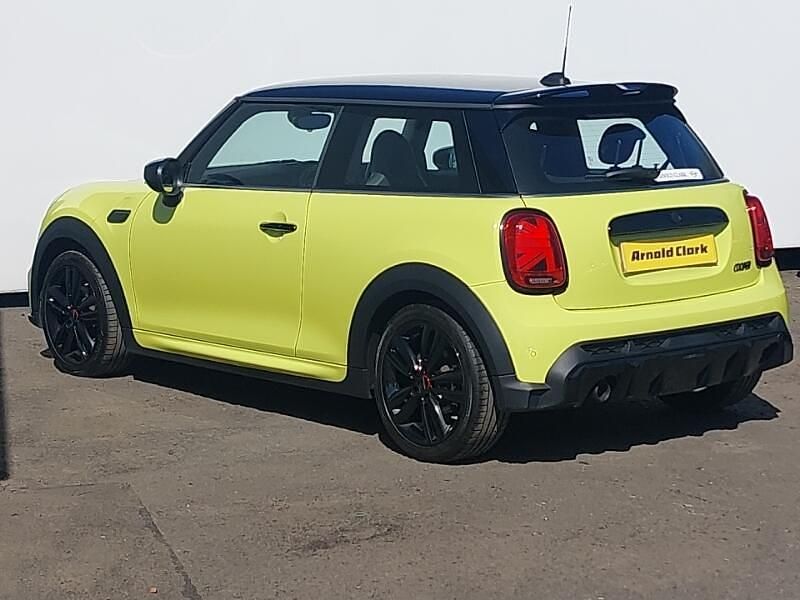 Used Mini Cooper Premium 136 HP (100 kW) 2023 Yellow Hatchback