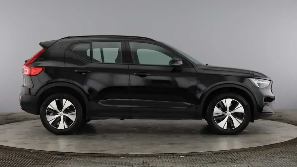 Used Volvo XC40 Plus 208 HP (152 kW) 2022 Black SUV