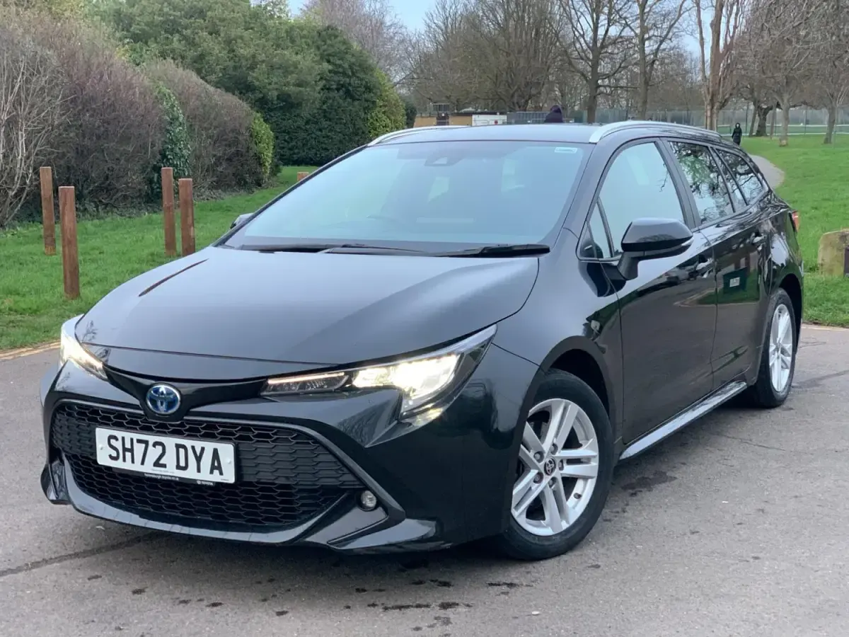 Begagnad Toyota Corolla 2022 Svart Kombi