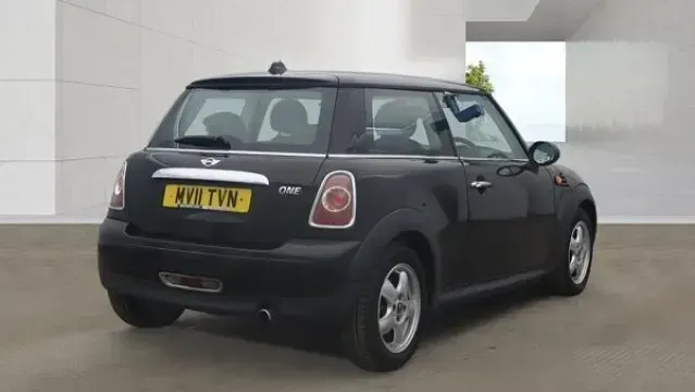 Used Mini ONE Hatch 98 HP (72 kW) 2011 Black Hatchback