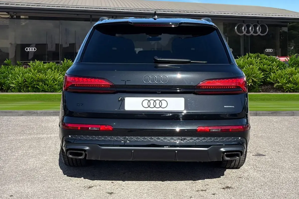 New Audi Q7 Black Edition 2026 Black SUV