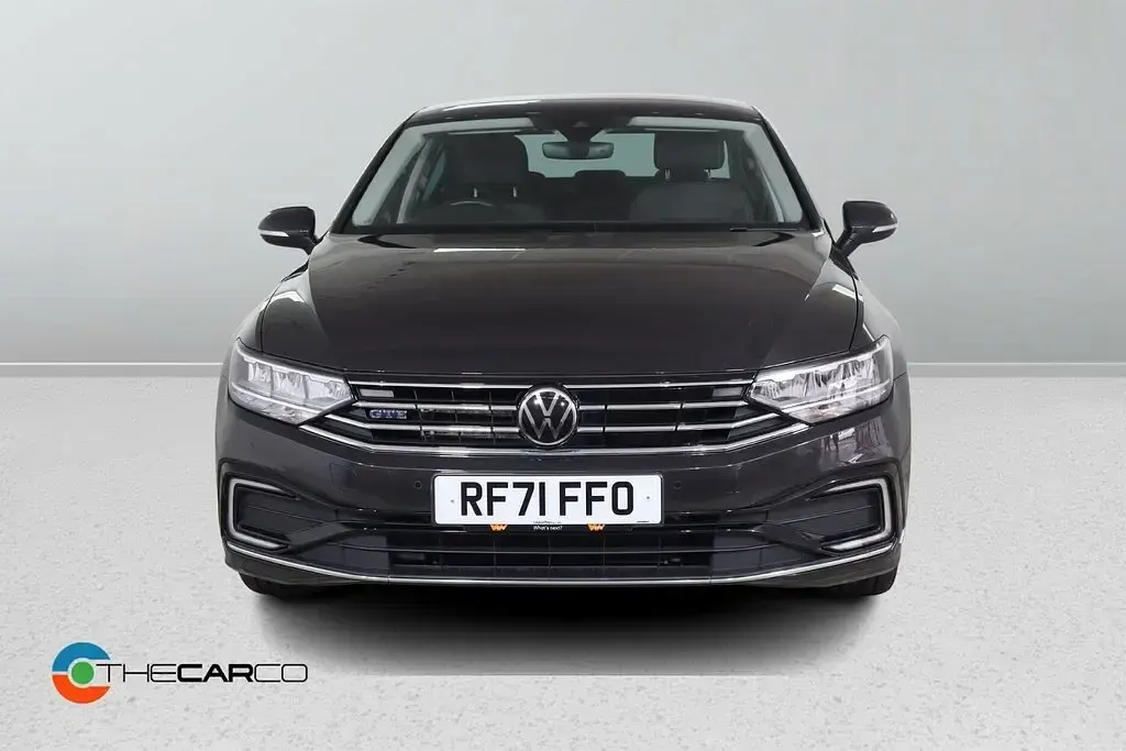 Used VW Passat GTE 218 HP (160 kW) 2022 Grey Estate