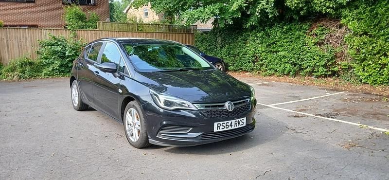 Black Used 2016 Vauxhall Astra Design Edition Hatchback | £2,695 (Super price) - Image 1/4