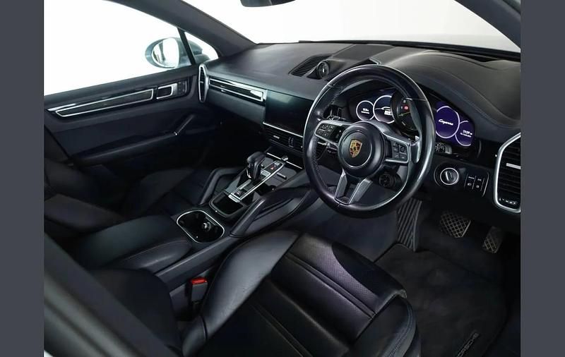 Used Porsche Cayenne Platinum Edition 456 HP (335 kW) 2023 Grey SUV