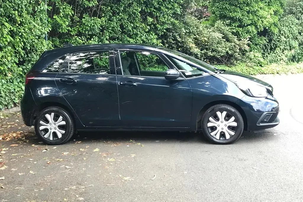 Used Honda Jazz Hybrid 109 HP (80 kW) 2021 Midnight blue beam Hatchback