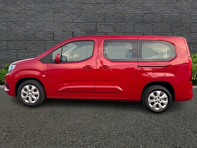 Used Vauxhall Combo S 110 HP (80 kW) 2019 Red MPV