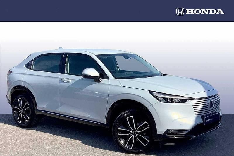 Used Honda HR-V Elegance 131 HP (96 kW) 2023 White SUV