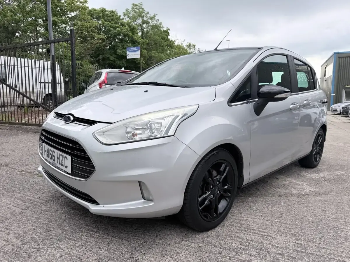 Używany Ford B-MAX Zetec 2016 Srebrny Minivan